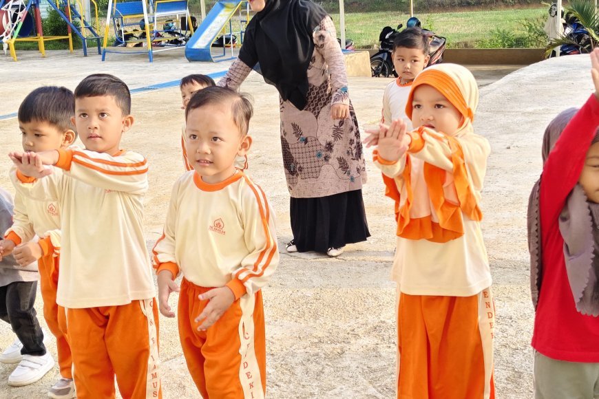 Kamis Ceria Bersama Senam Pagi Santri Akhlak Cendekia Muslim