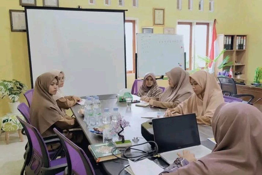 Persiapan Mengajar Efektif untuk Guru TK dan SD Yayasan Pendidikan Cendekia Muslim Bersama Kepala Sekolah SDN 14 Cupak, Solok