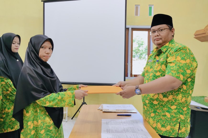 Pelantikan Kepala Sekolah dan Wakil Kepala Sekolah SMP Akhlak Cendekia Muslim serta Wakil Direktur Pusdiklat dan Penandatanganan SK Guru di Perguruan Islam Cendekia Muslim