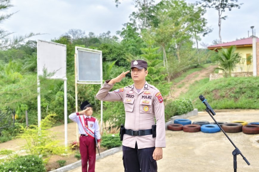 Upacara Bendera Santri di Perguruan Islam Cendekia Muslim Berlangsung Khidmat, Hadirkan Brigpol Trio Revando sebagai Pembina Upacara