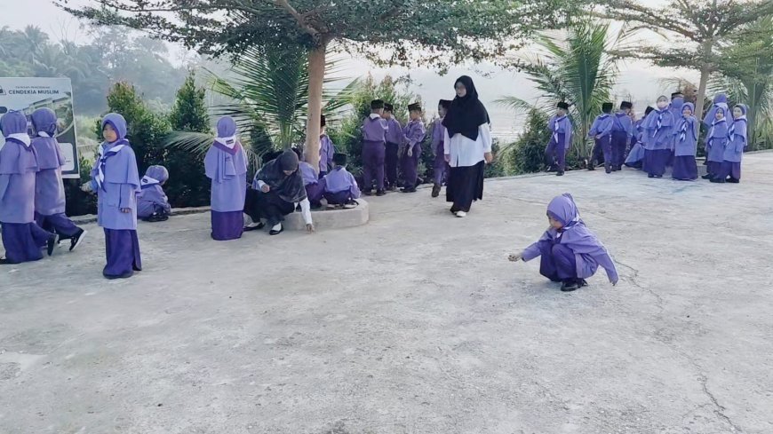 Dari Kepanduan Menuju Kepedulian, Santri Sekolah Akhlak Cendekia Muslim Biasakan Menjaga Kebersihan Melalui Operasi Semut