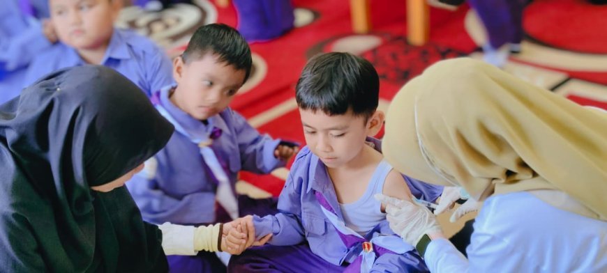 Sinergi Kesehatan dan Pendidikan: Yayasan Pendidikan Cendekia Muslim Sijunjung Sukses Gelar BIAS MR bagi Santri Kelas 1 Berbasis Izin Wali Murid