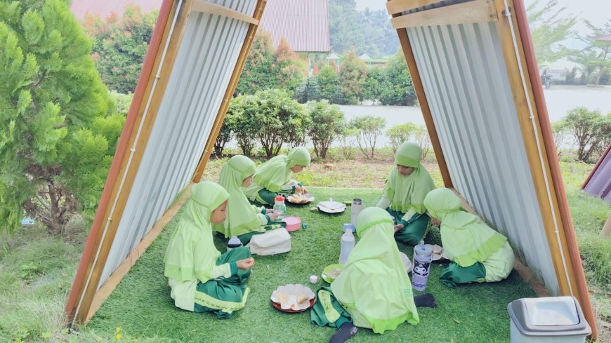 Kamis Produktif di Sekolah Akhlak Cendekia Muslim, Santri Jalani Pembelajaran dengan Semangat dan Kebiasaan Positif