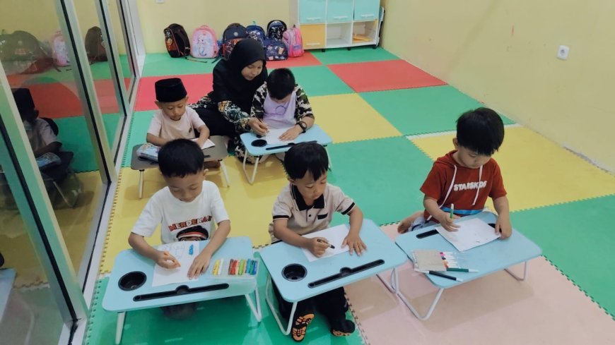 Kabut Asap Tak Hentikan Aktivitas, Santri TK, SD, dan SMP Tetap Aktif Ikuti Ekstrakurikuler di Dalam Ruangan